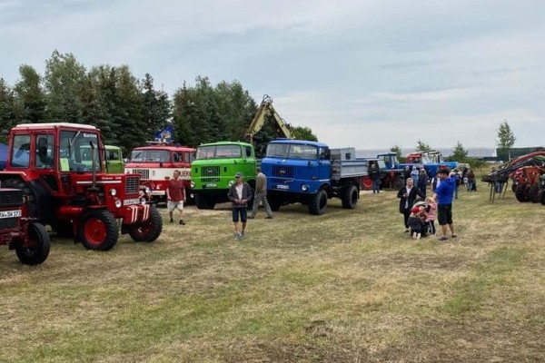 Немецкая газета рассказала о тракторе &laquo;Беларус&raquo; 1987 года и его хозяевах