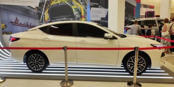 &laquo;Москвич-6&raquo; представили публике. Это перелицованный китайский лифтбэк