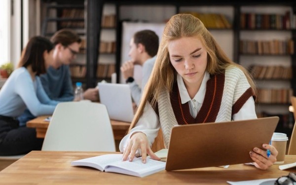 
												ЦТ в Беларуси: сроки, регистрация, рекомендации для абитуриентов
											